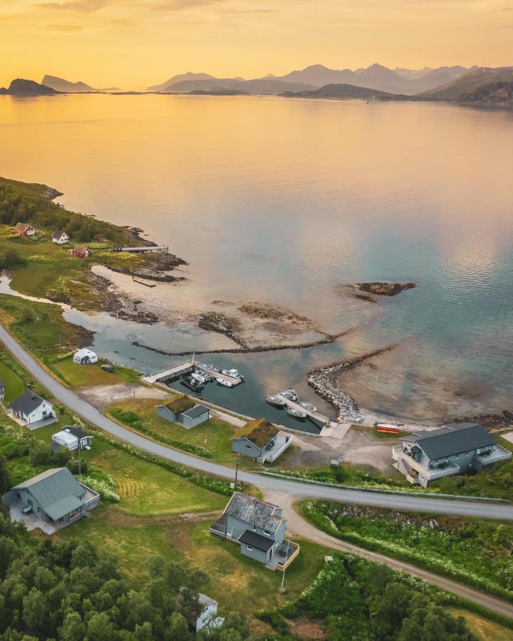 ホテル Laukvik Senja Botnhamn エクステリア 写真