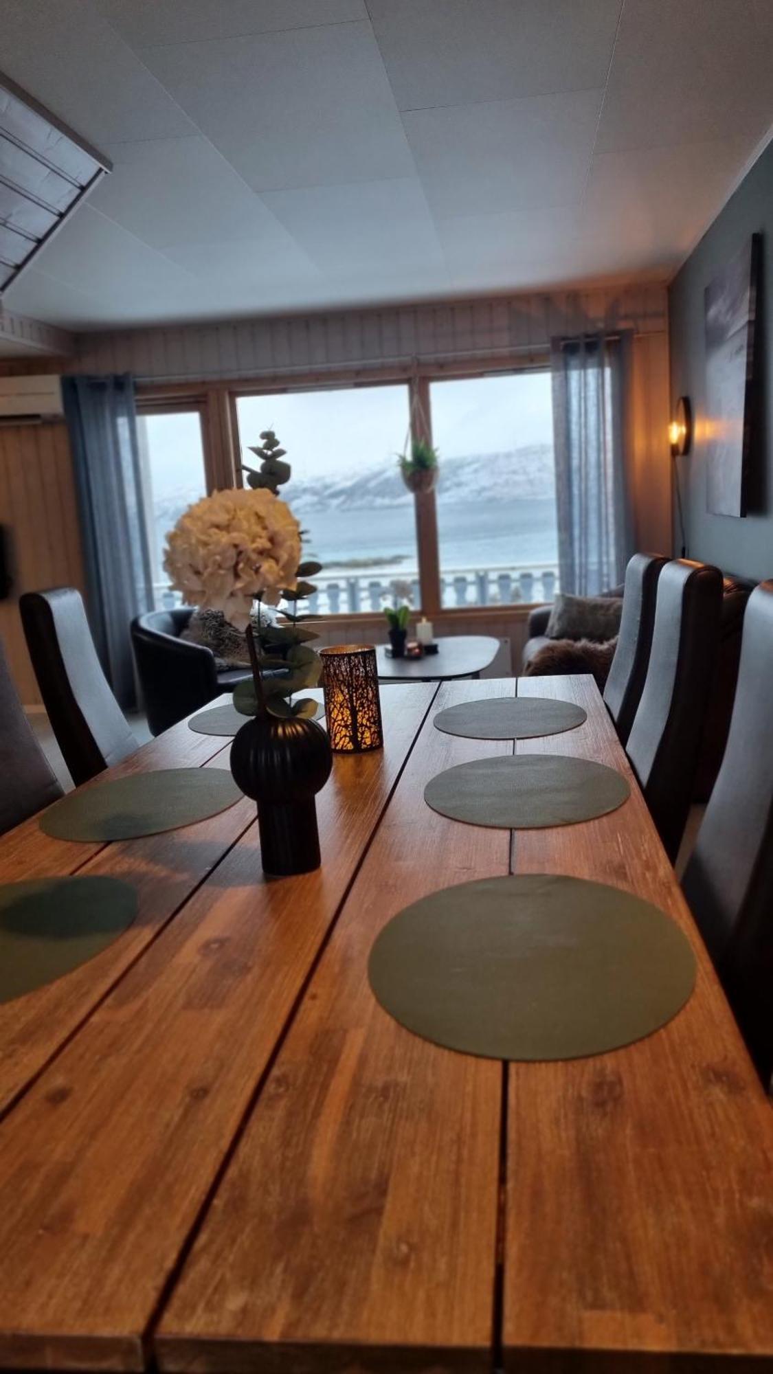 ホテル Laukvik Senja Botnhamn エクステリア 写真