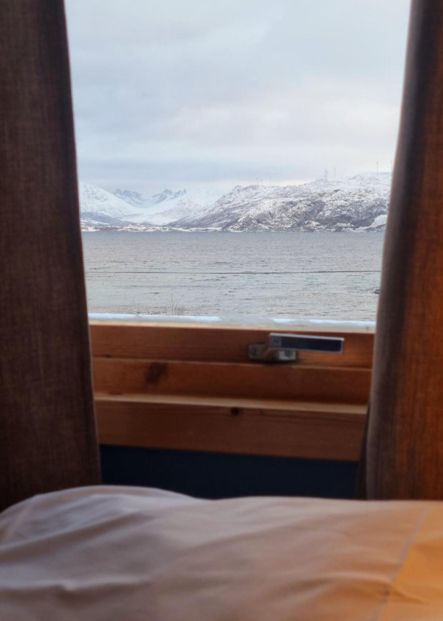 ホテル Laukvik Senja Botnhamn エクステリア 写真
